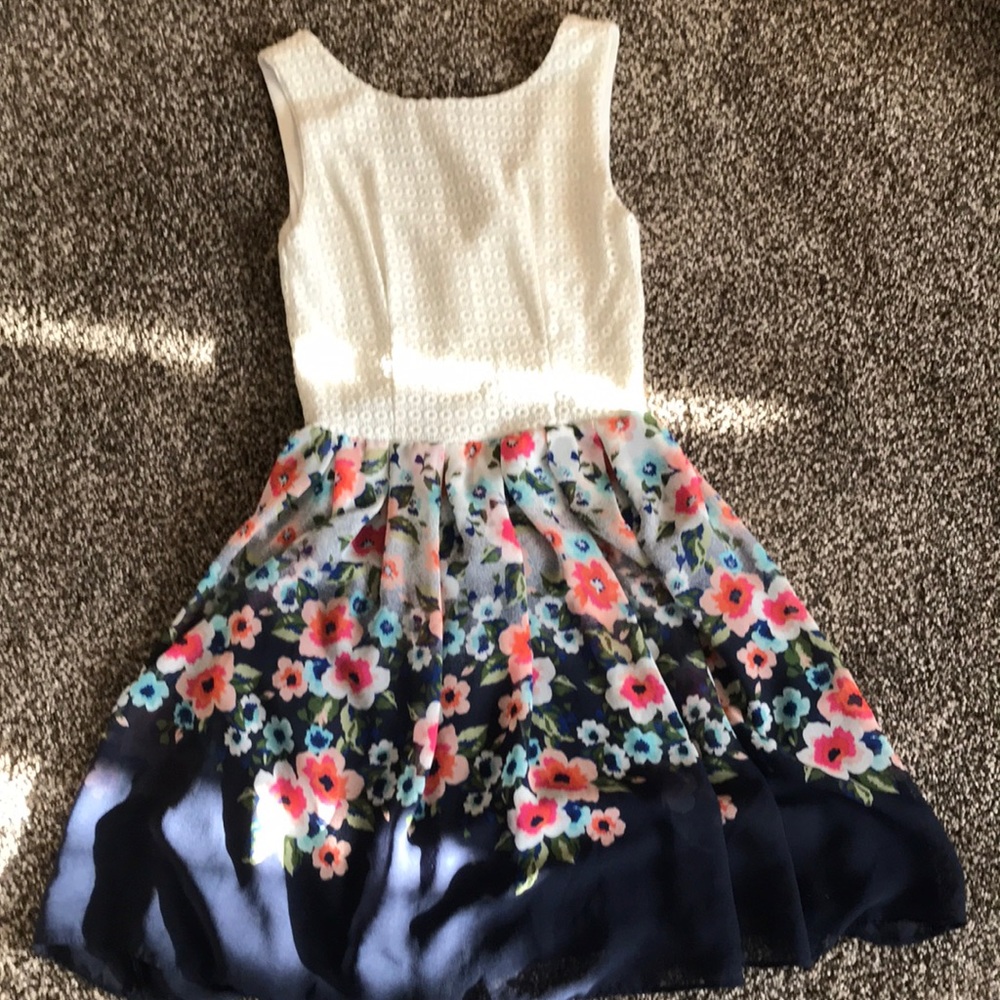 Flowing floral print dress